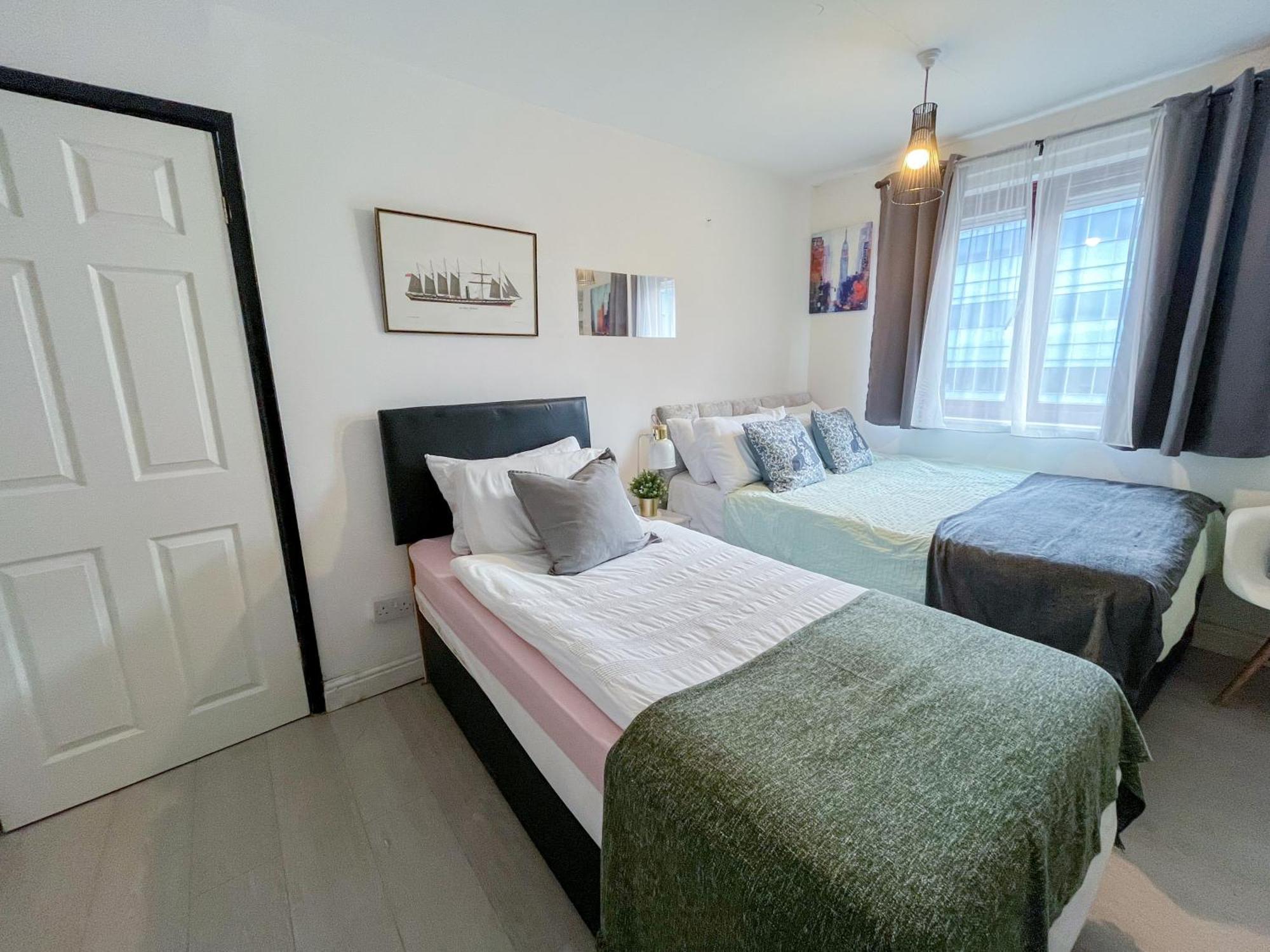 Holiday home George House-weeklystay-centrelocation-student-business-parking-sleep8