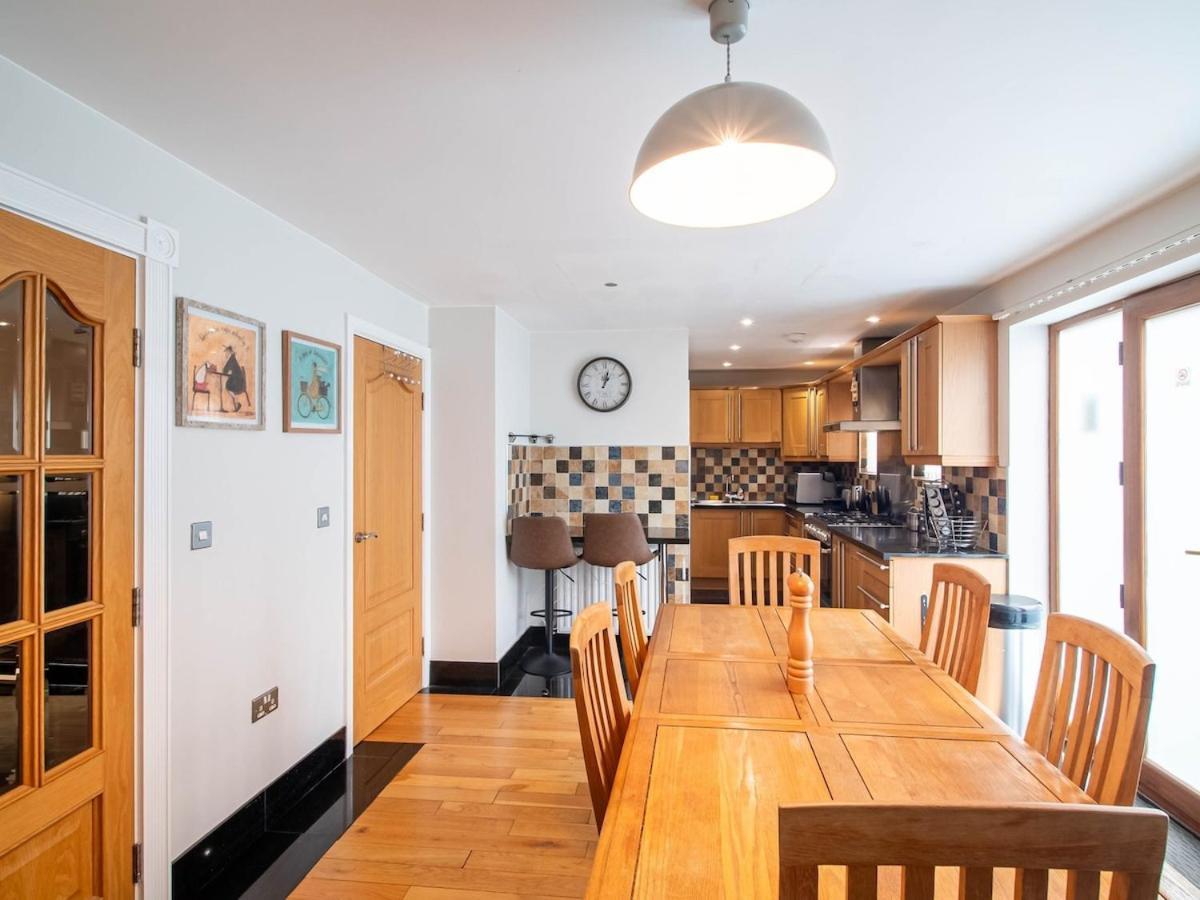 Villa Exclusive 3-bedroom In Sheffield