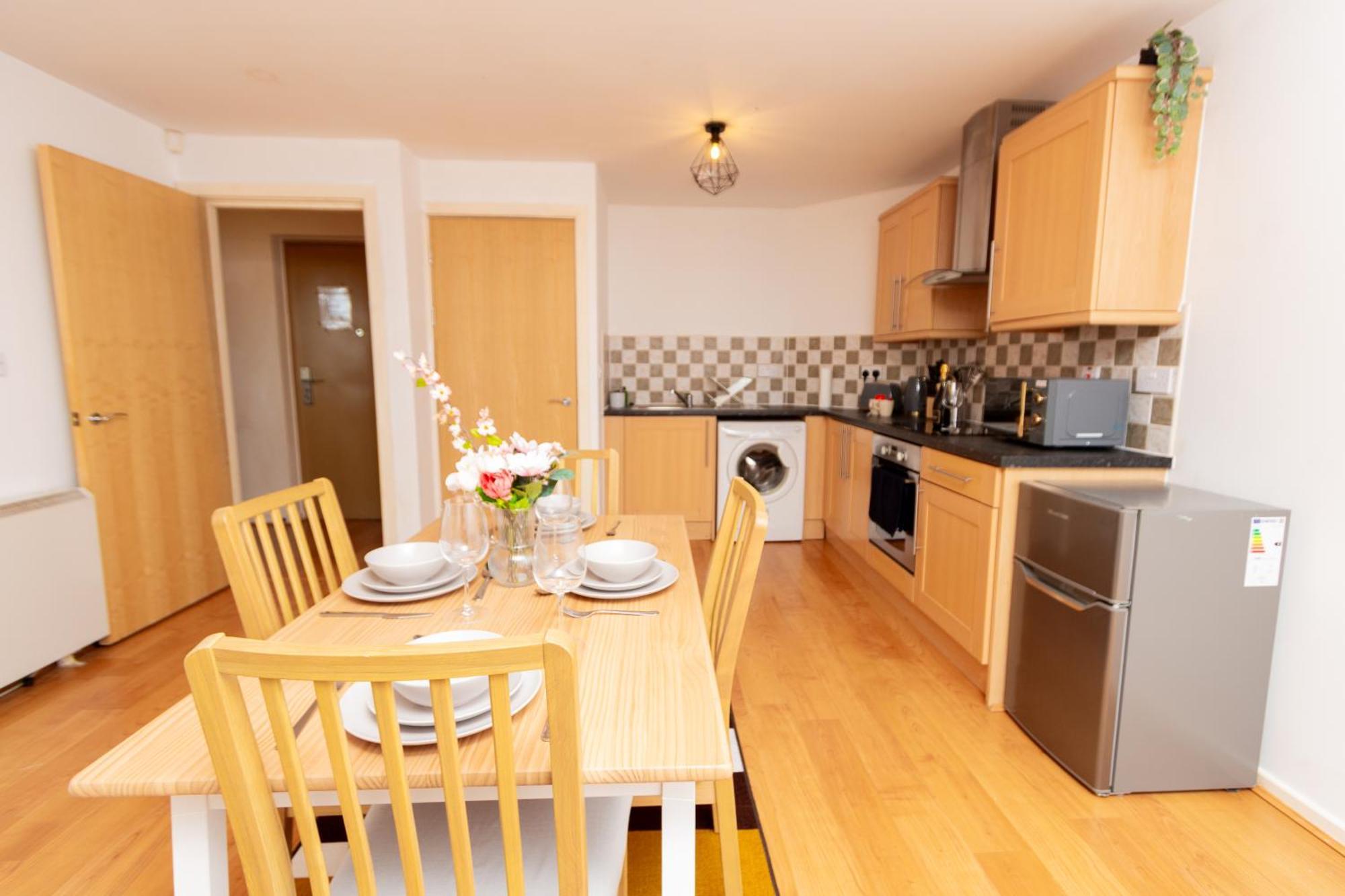 Centre Getaway - Modern 1br With Parking Apartment
