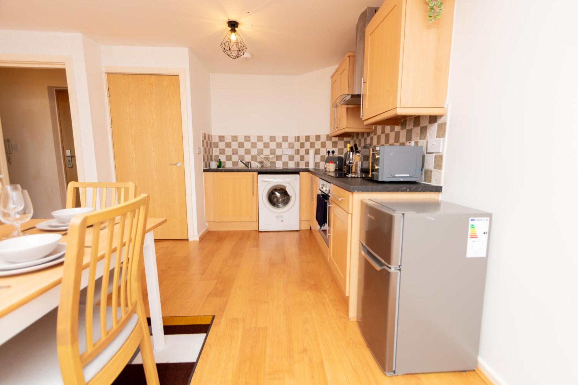 Apartment Centre Getaway - Modern 1br With Parking