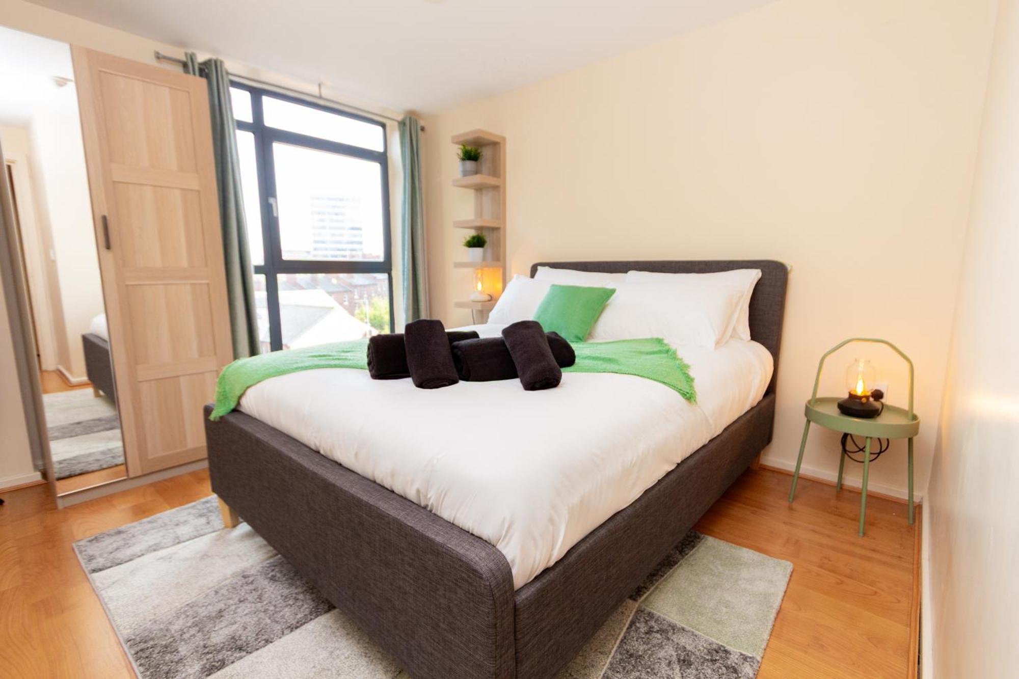 Centre Getaway - Modern 1br With Parking Sheffield