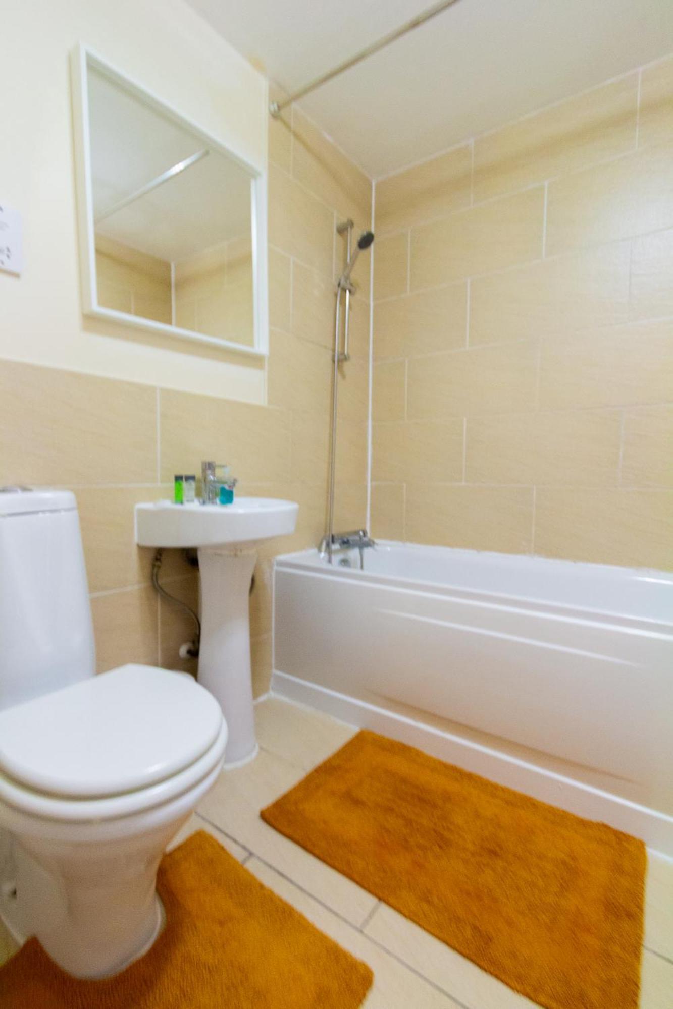 Centre Getaway - Modern 1br With Parking *