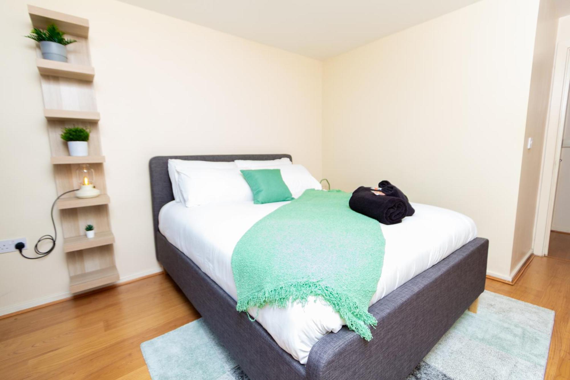 Centre Getaway - Modern 1br With Parking Apartment