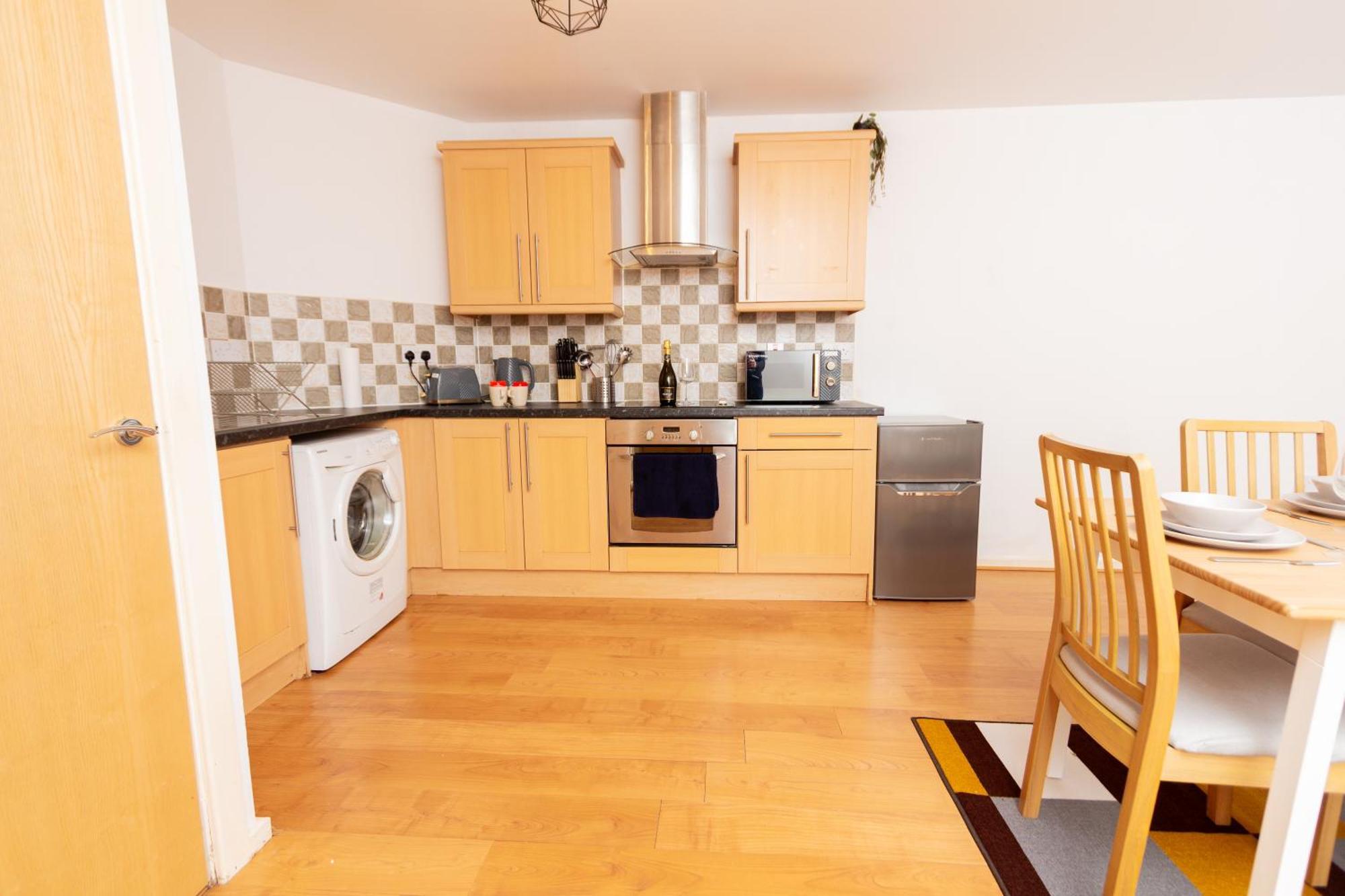 Centre Getaway - Modern 1br With Parking * Sheffield
