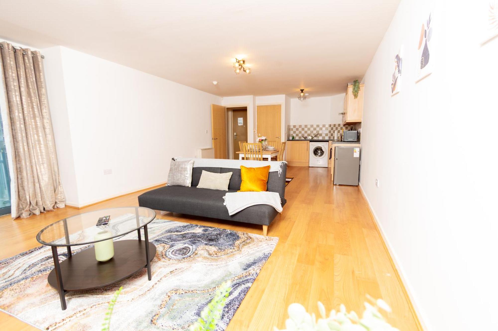 Centre Getaway - Modern 1br With Parking Apartment *
