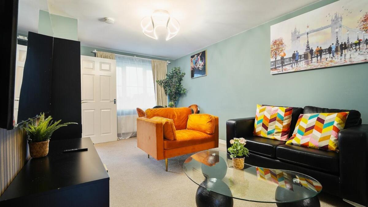 Spacious 2 Bedroom House In Sheffield