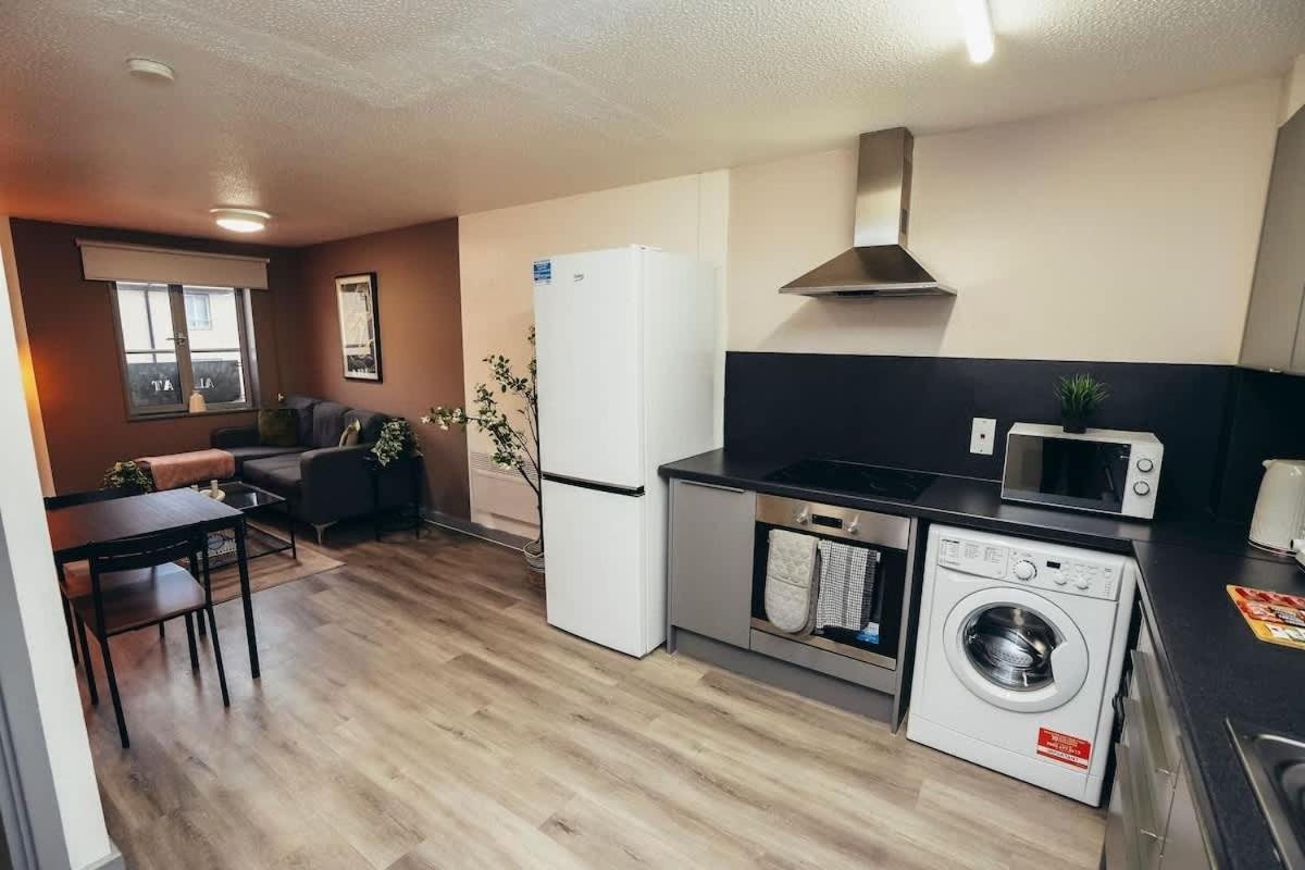 Apartment 1br Centre Apt, Self Check In, Wifi, By Derbnb *