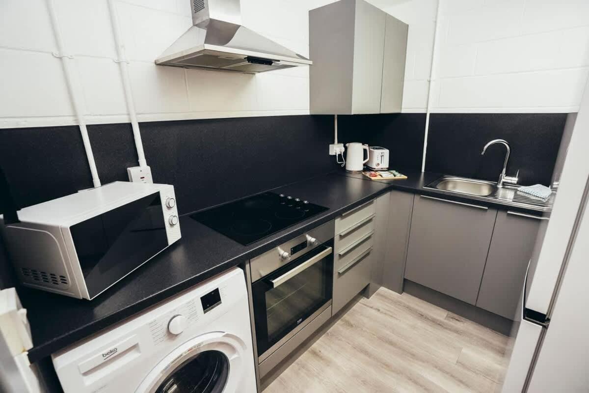 1br Centre Apt, Self Check In, Wifi, By Derbnb Apartment *