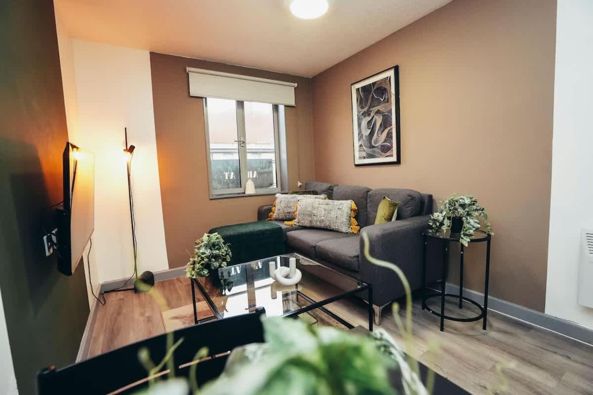1br Centre Apt, Self Check In, Wifi, By Derbnb *