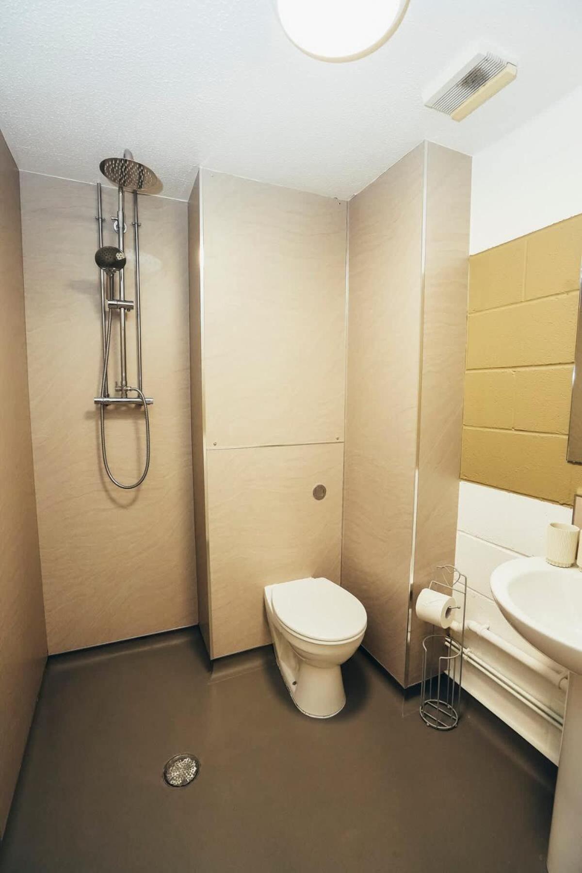 Apartment 1br Centre Apt, Self Check In, Wifi, By Derbnb