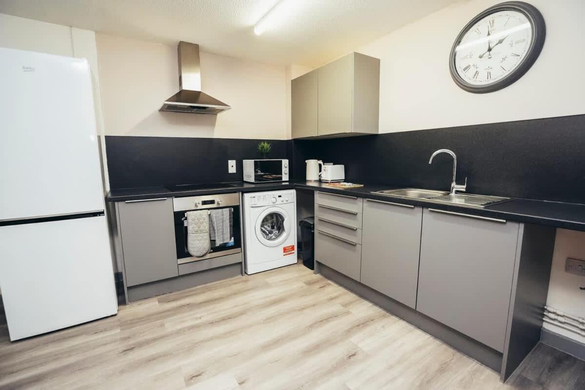 1br Centre Apt, Self Check In, Wifi, By Derbnb Apartment *
