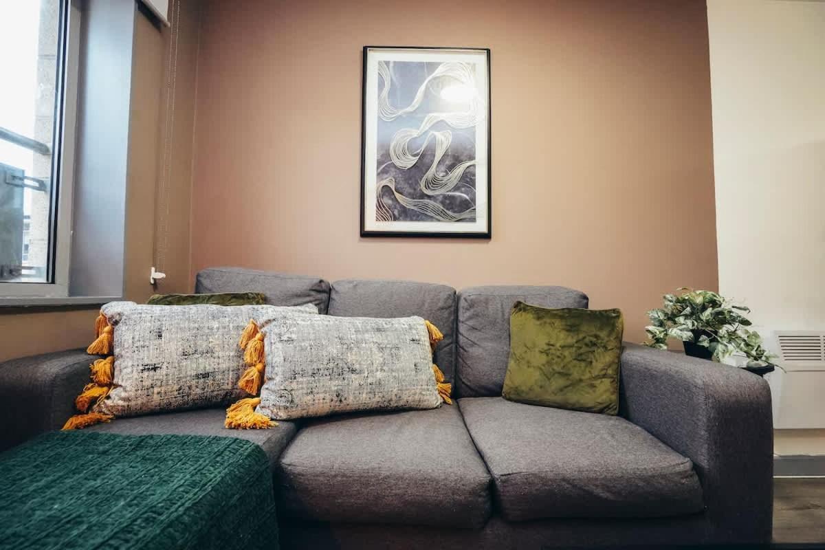 Apartment 1br Centre Apt, Self Check In, Wifi, By Derbnb *