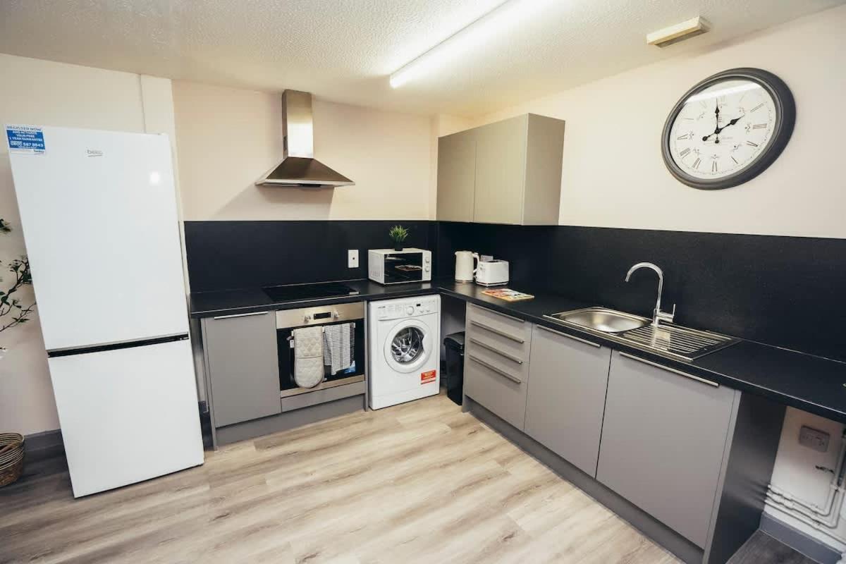 1br Centre Apt, Self Check In, Wifi, By Derbnb Apartment *