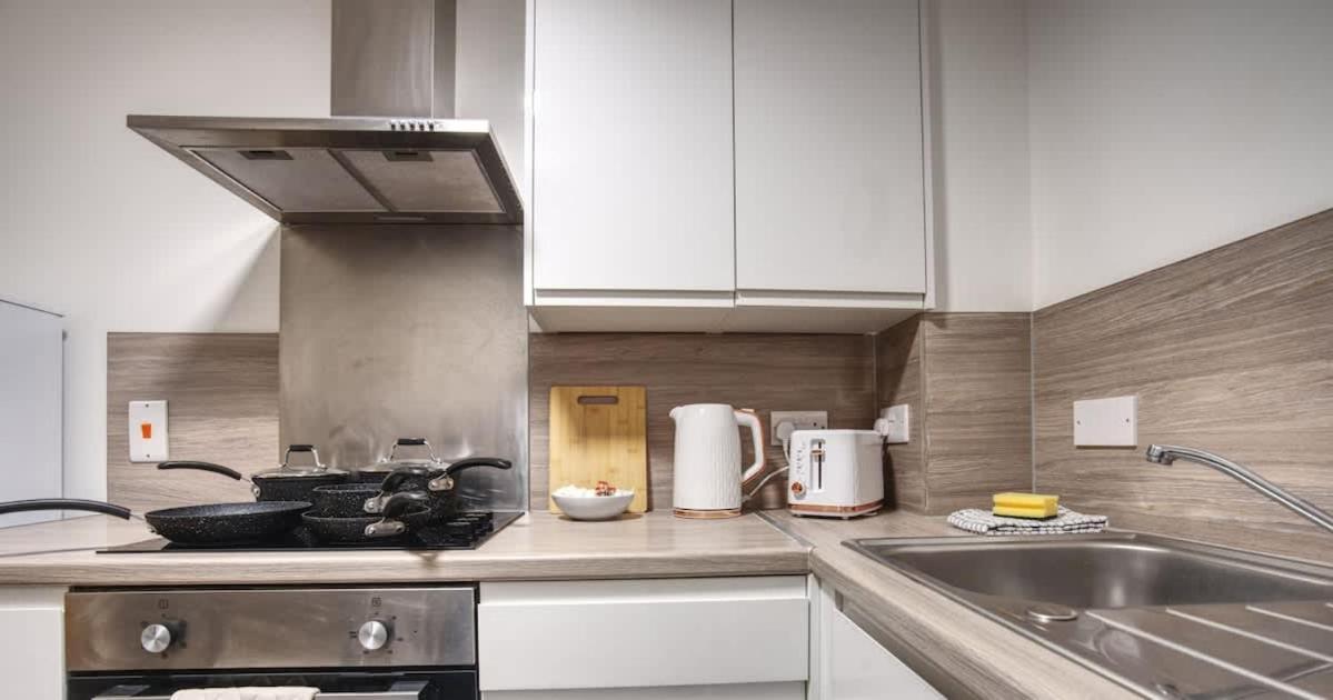 1br Centre Apt, Self Check In, Wifi, By Derbnb Apartment
