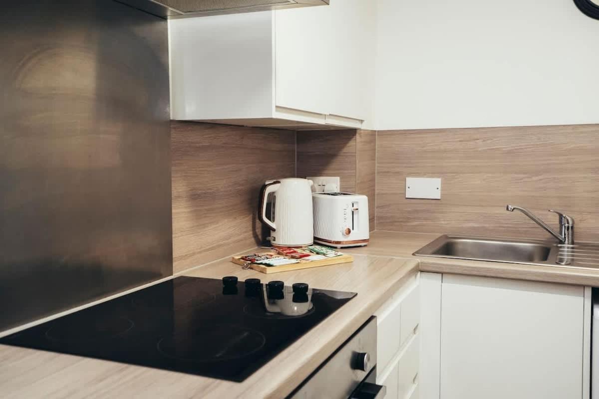 Apartment 1br Centre Apt, Self Check In, Wifi, By Derbnb