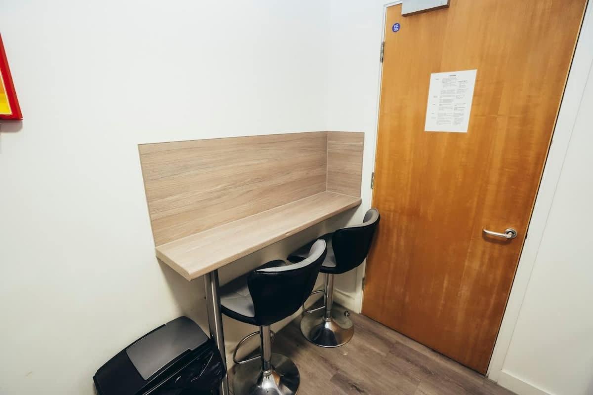 Apartment 1br Centre Apt, Self Check In, Wifi, By Derbnb *