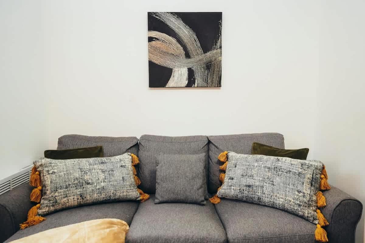 Apartment 1br Centre Apt, Self Check In, Wifi, By Derbnb *