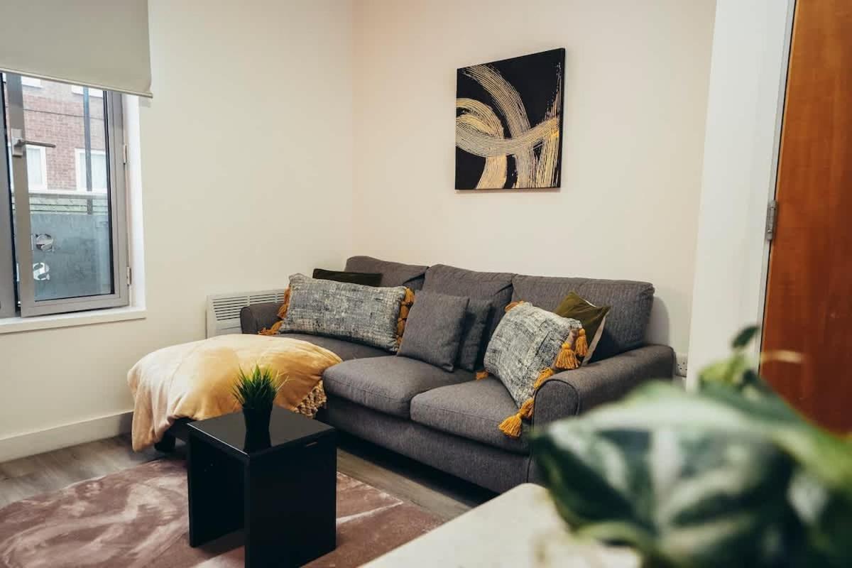 Apartment 1br Centre Apt, Self Check In, Wifi, By Derbnb