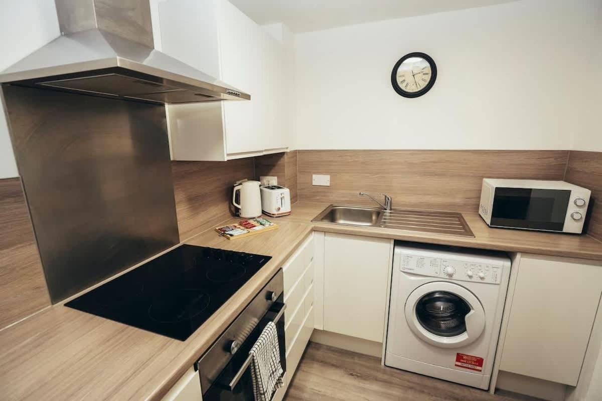 1br Centre Apt, Self Check In, Wifi, By Derbnb Apartment *