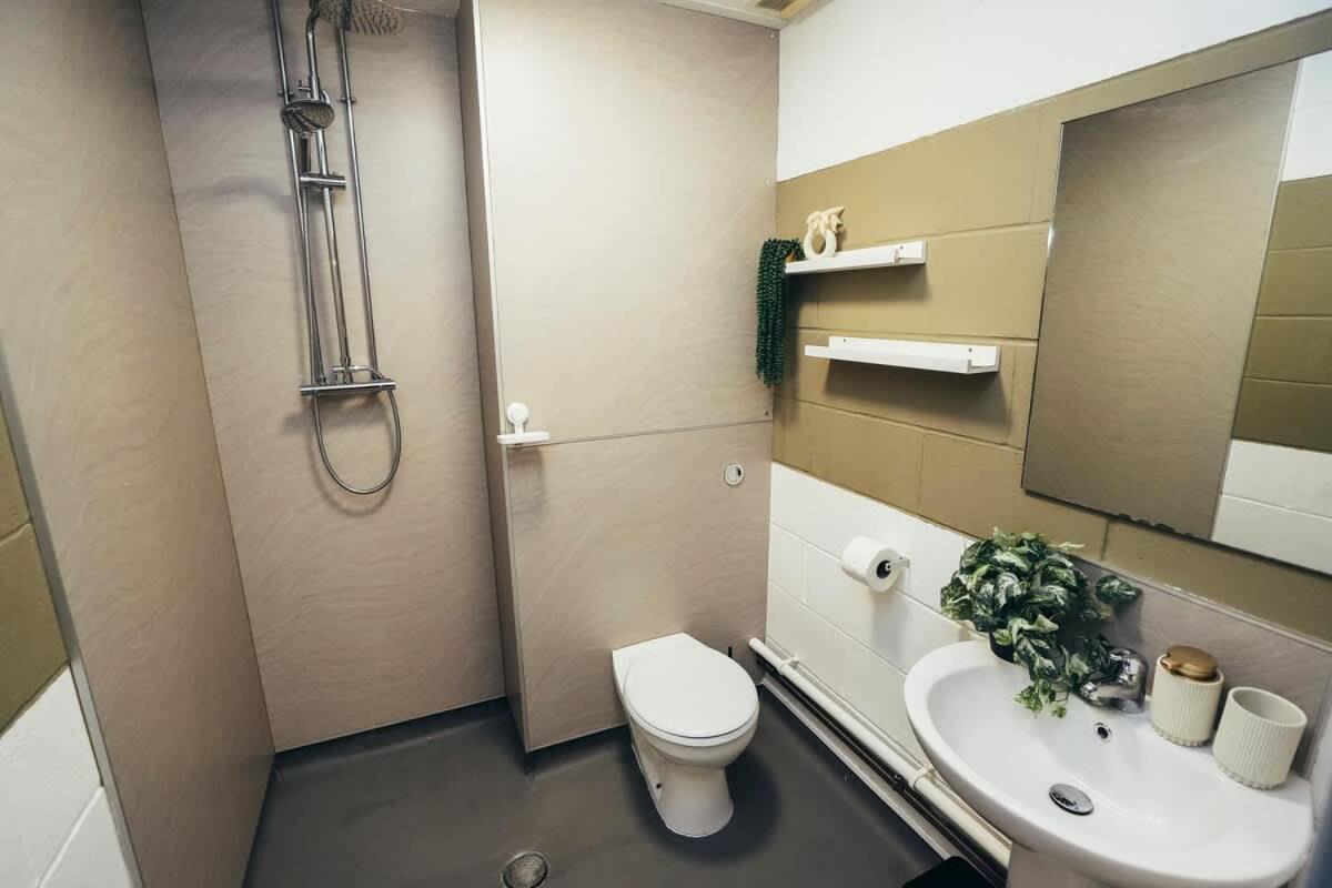 1br Centre Apt, Self Check In, Wifi, By Derbnb Holiday home *