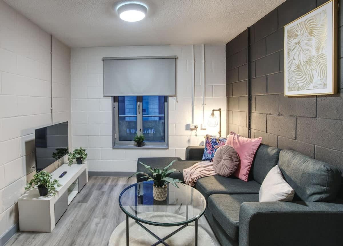 1br Centre Apt, Self Check In, Wifi, By Derbnb