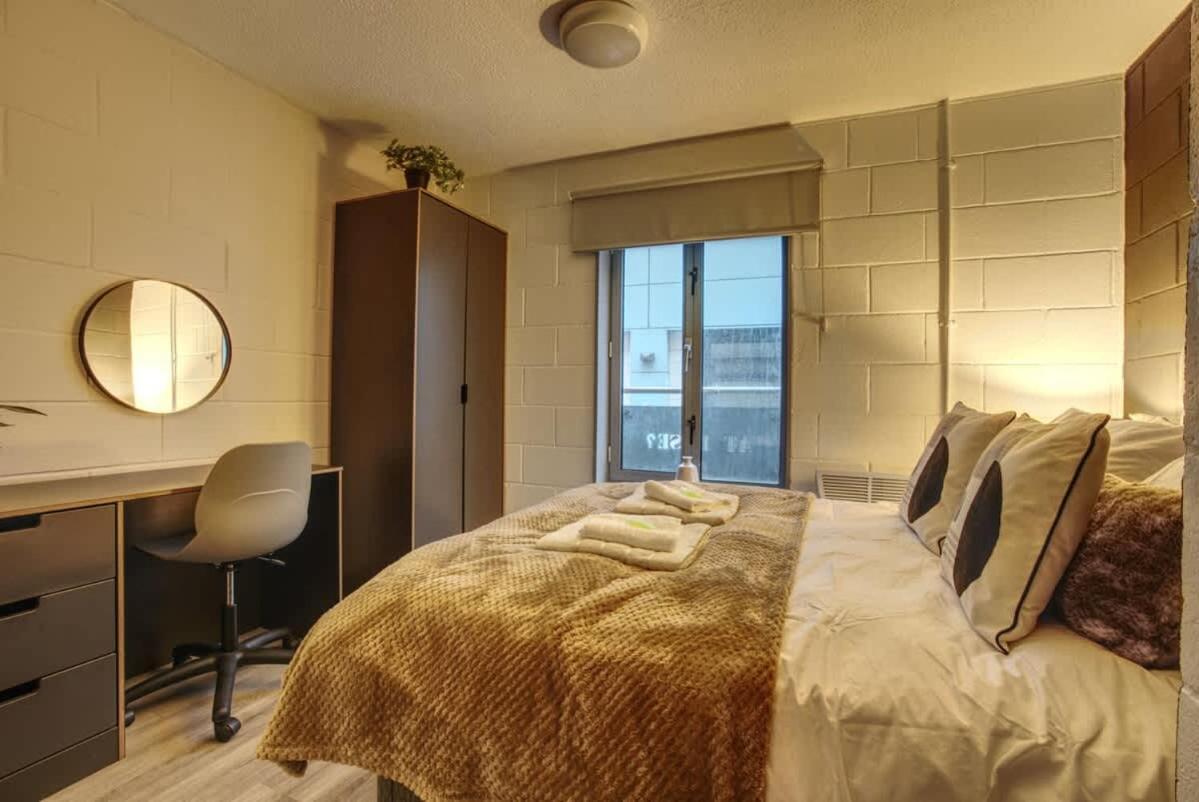 1br Centre Apt, Self Check In, Wifi, By Derbnb