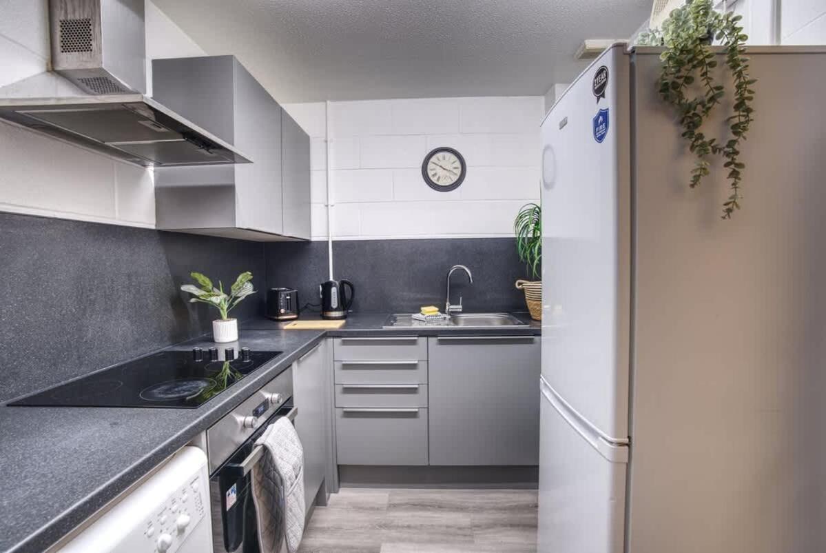 Holiday home 1br Centre Apt, Self Check In, Wifi, By Derbnb