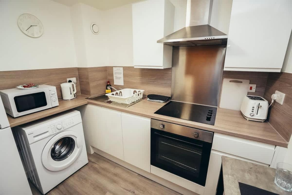 1br Centre Apt, Self Check In, Wifi, By Derbnb Apartment
