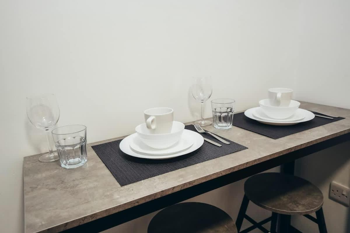 Apartment 1br Centre Apt, Self Check In, Wifi, By Derbnb *