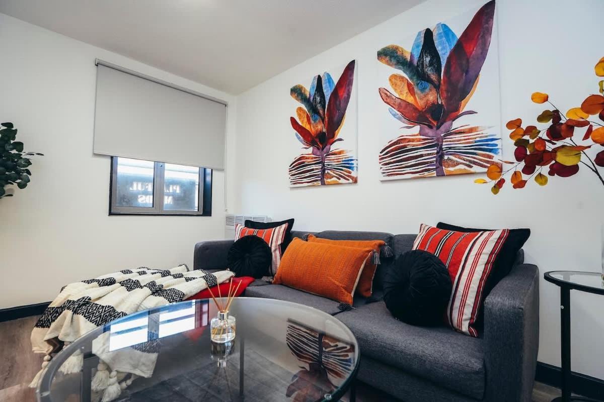 Apartment 1br Centre Apt, Self Check In, Wifi, By Derbnb *