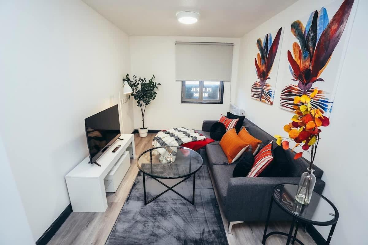 1br Centre Apt, Self Check In, Wifi, By Derbnb Apartment