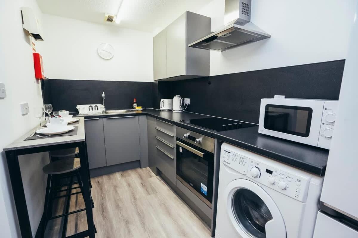 1br Centre Apt, Self Check In, Wifi, By Derbnb *