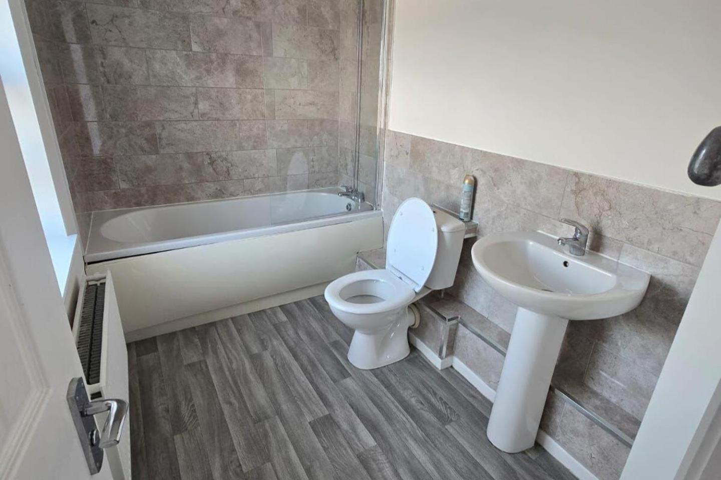 Spacious - Sleeps 7 Garden & Parking Sheffield
