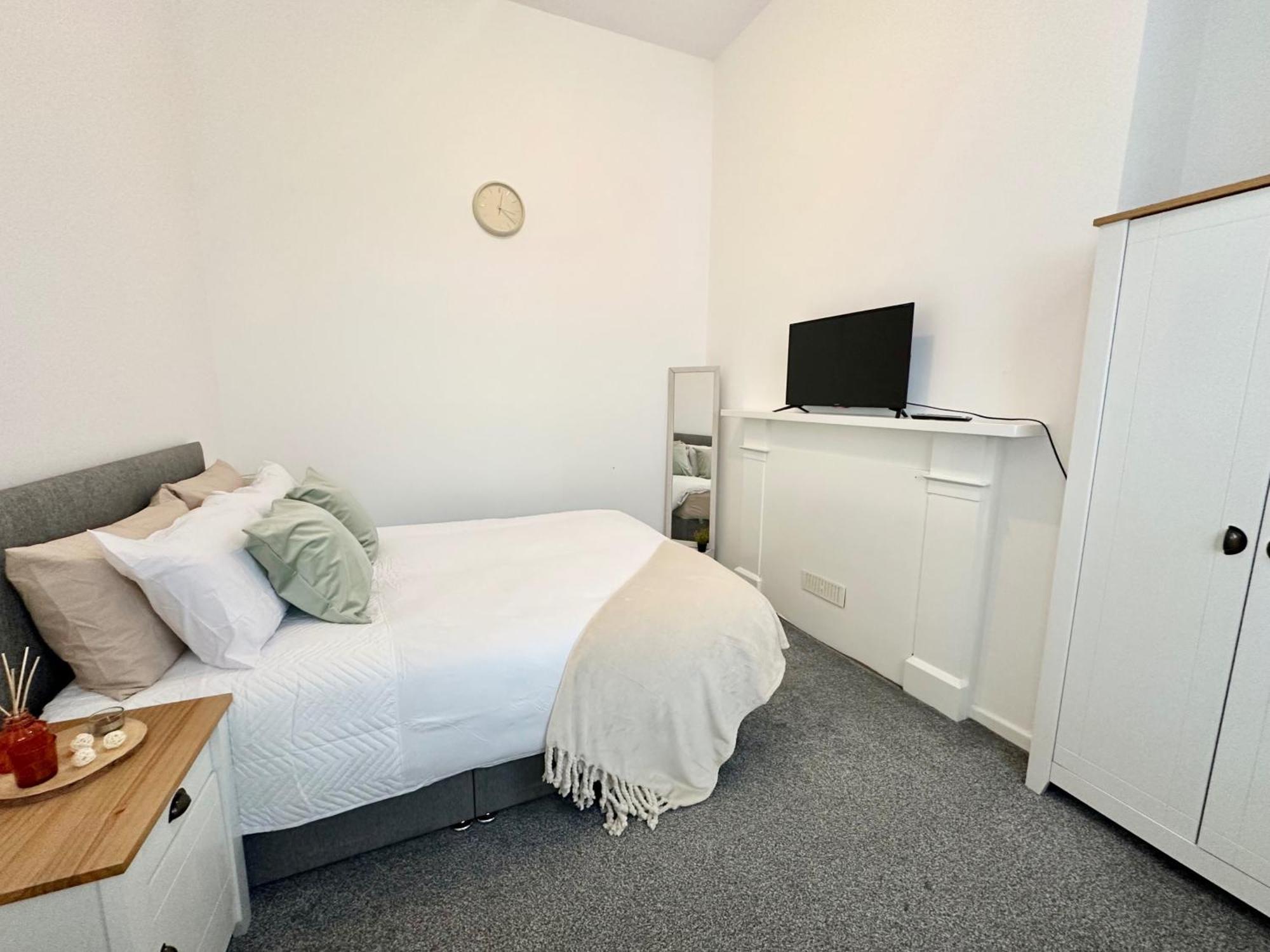 Apartment Haven - Modern 2 Bedroom In *