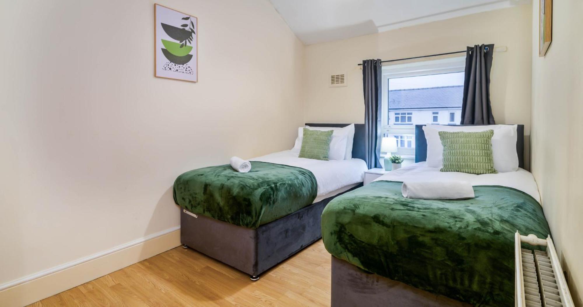 Holiday home Leanne's 3bed House In Sheffield