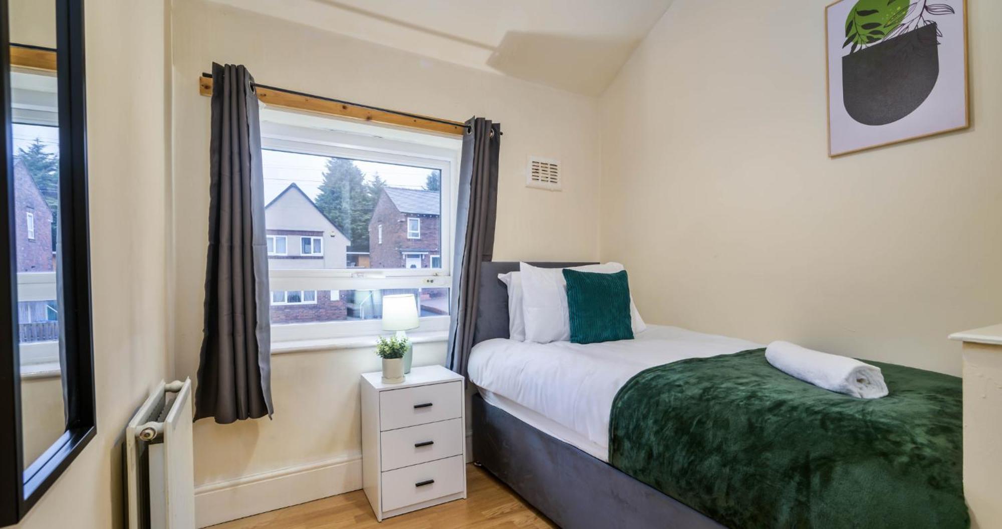 Holiday home Leanne's 3bed House In Sheffield