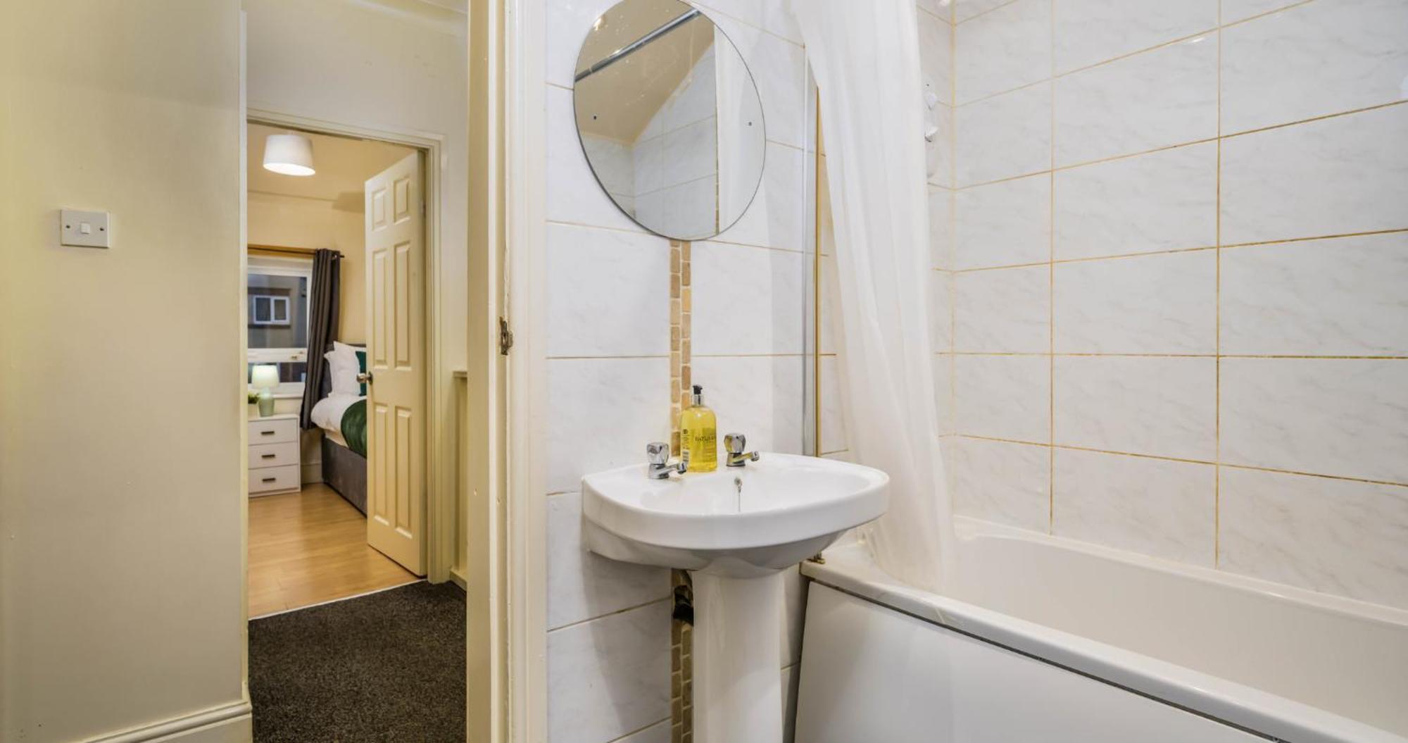Holiday home Leanne's 3bed House In Sheffield