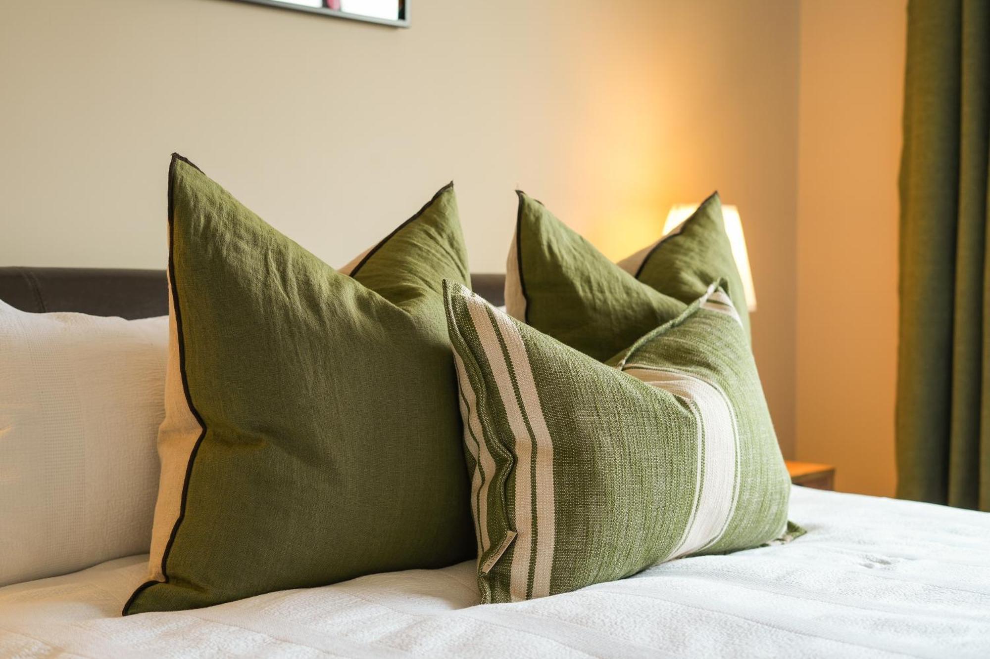 4 Bedrooms, Families, Contractors, Free Parking