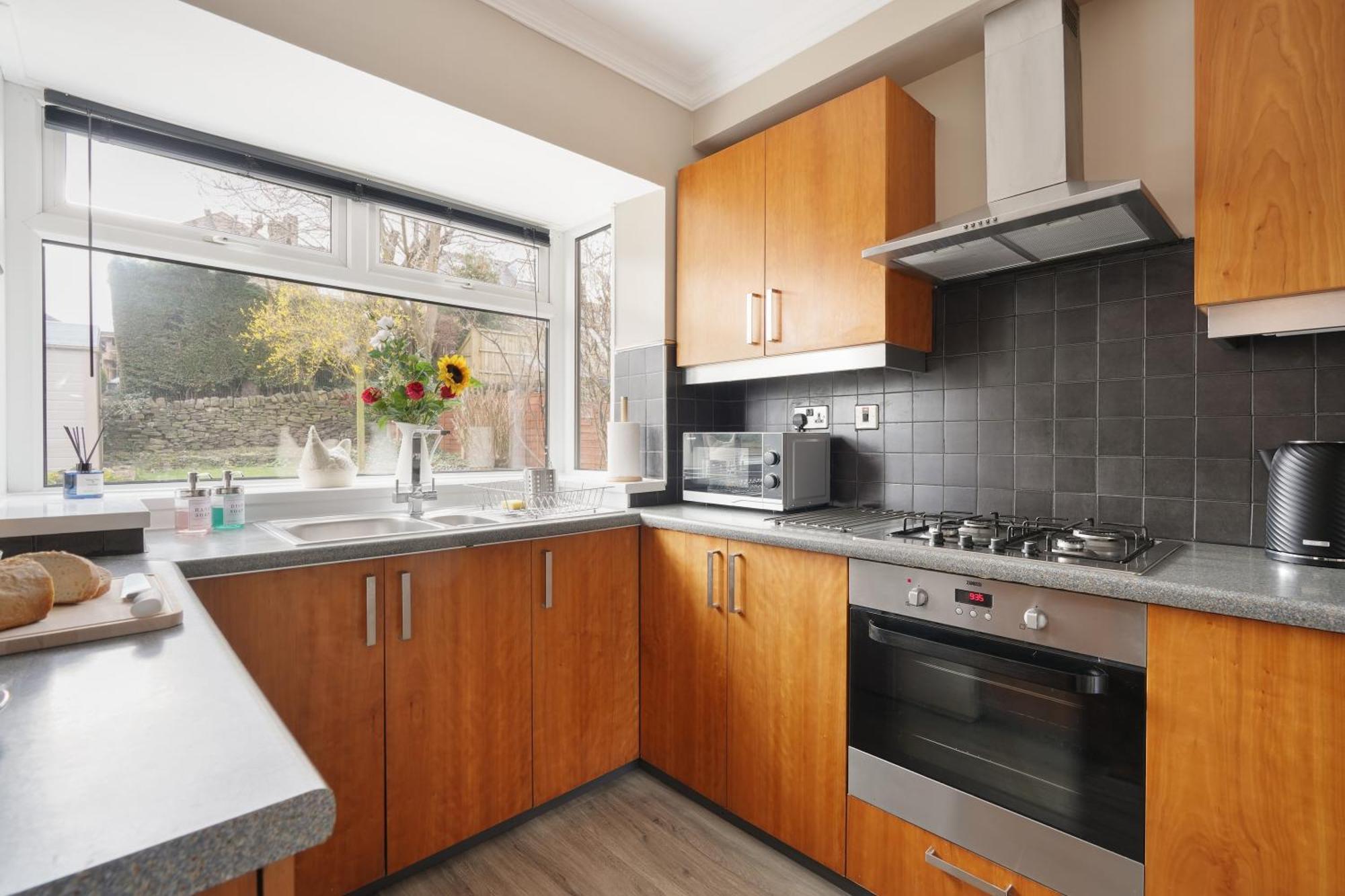 4 Bedrooms, Families, Contractors, Free Parking Holiday home Sheffield