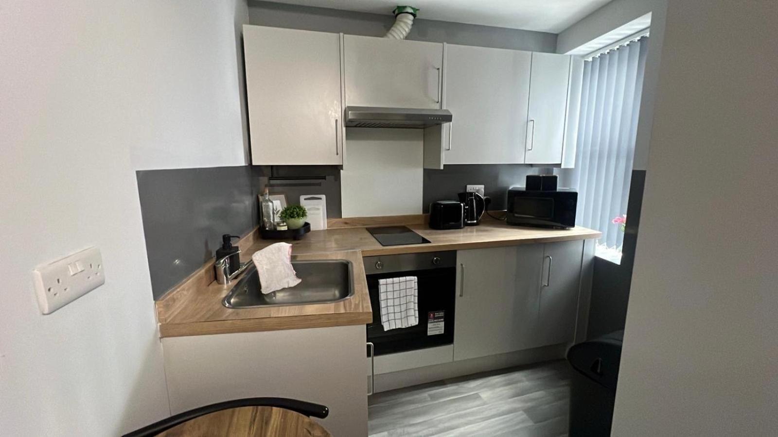 Cozy In Centre With Sofa Bed * Sheffield