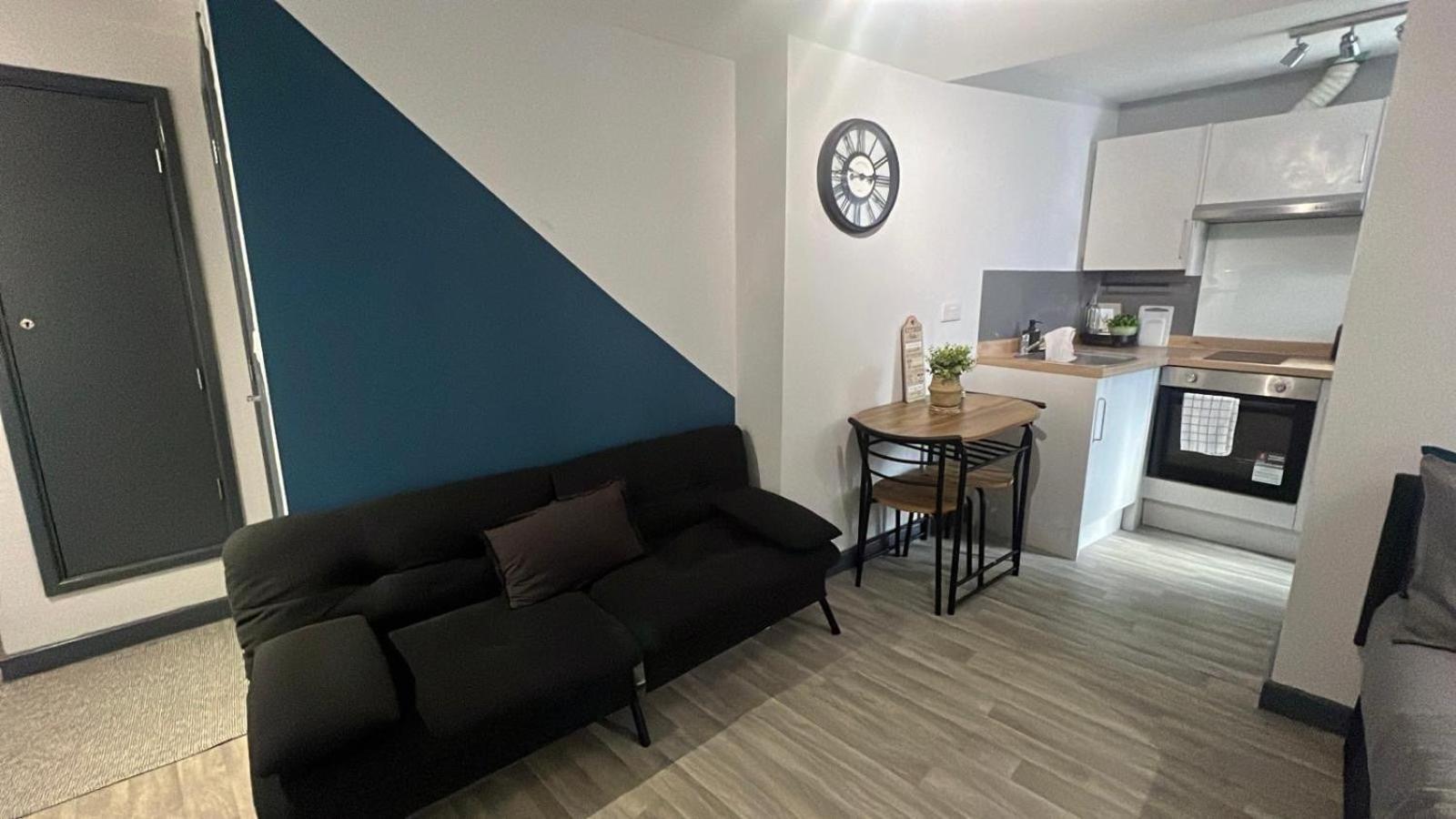 Cozy In Centre With Sofa Bed *