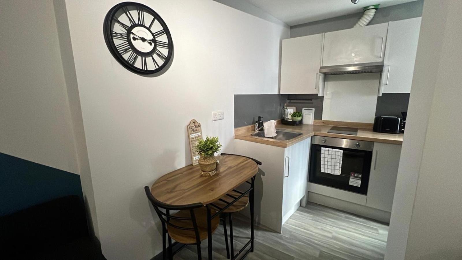 Cozy In Centre With Sofa Bed * Sheffield