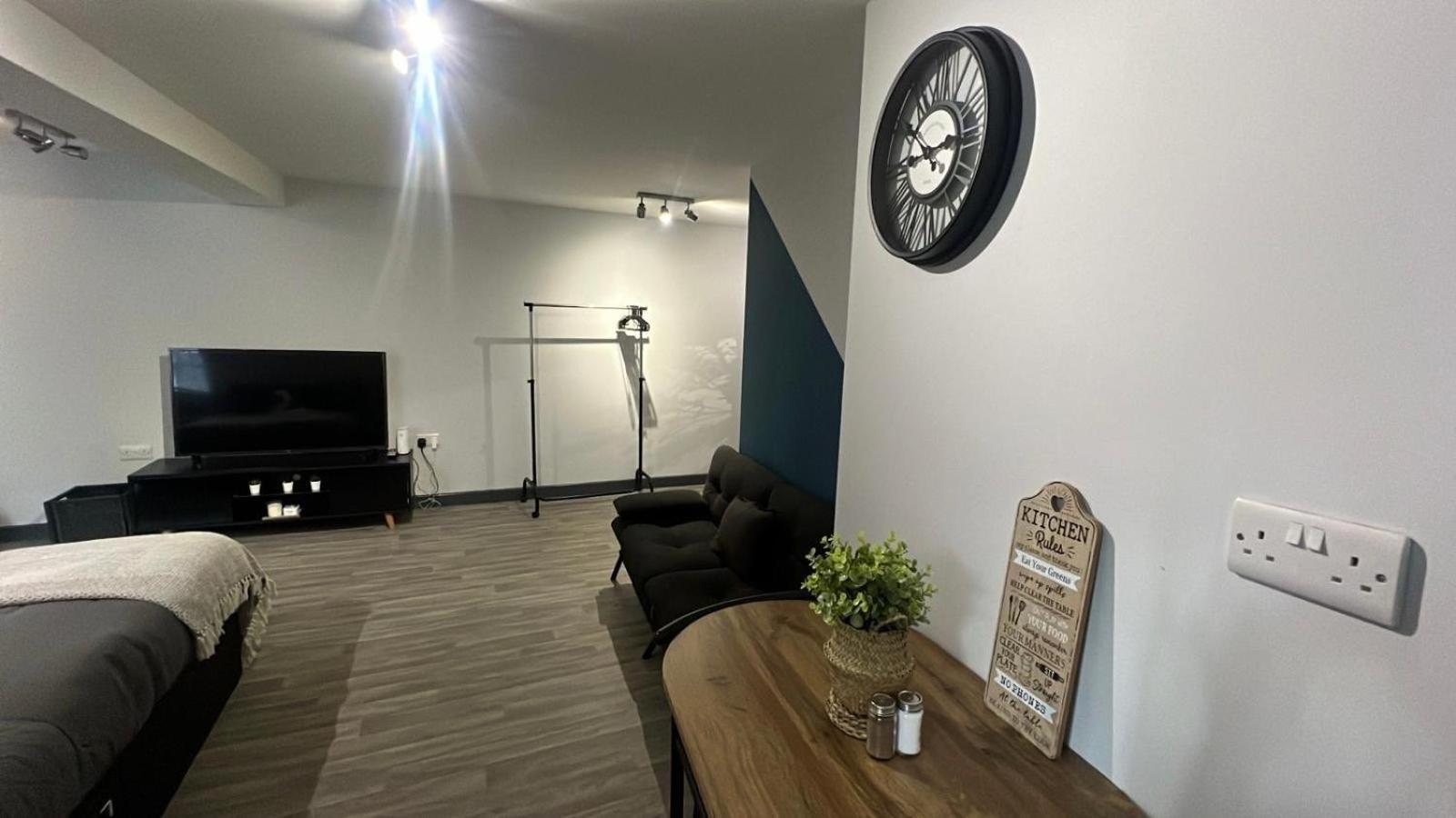 Cozy In Centre With Sofa Bed * Sheffield