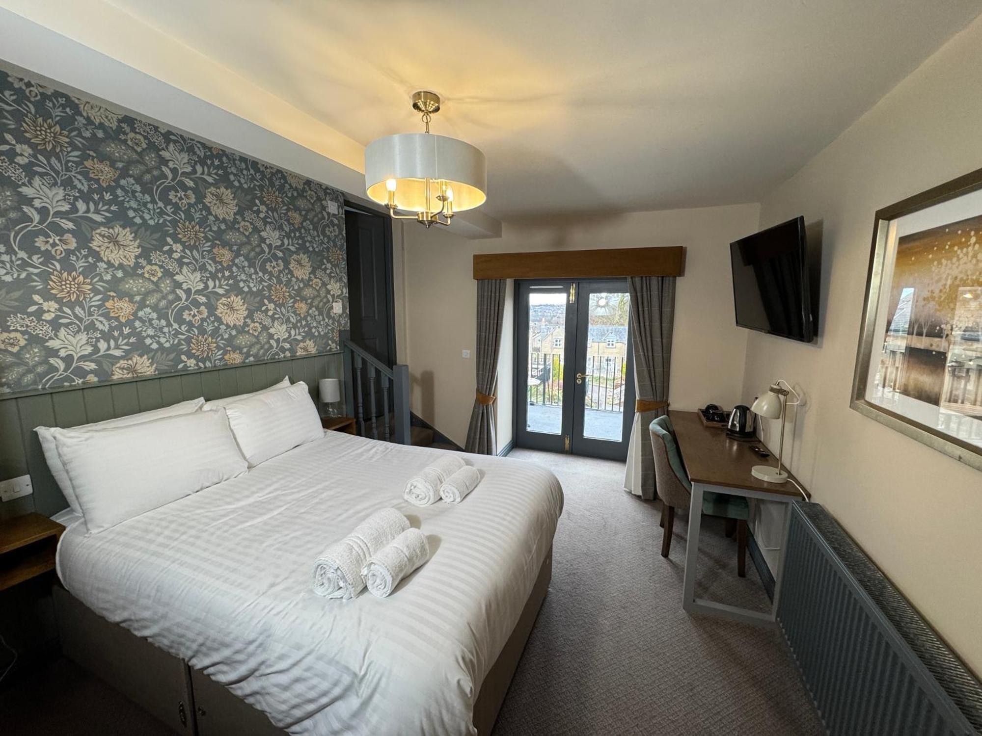 The Cross Scythes Hotel 4*