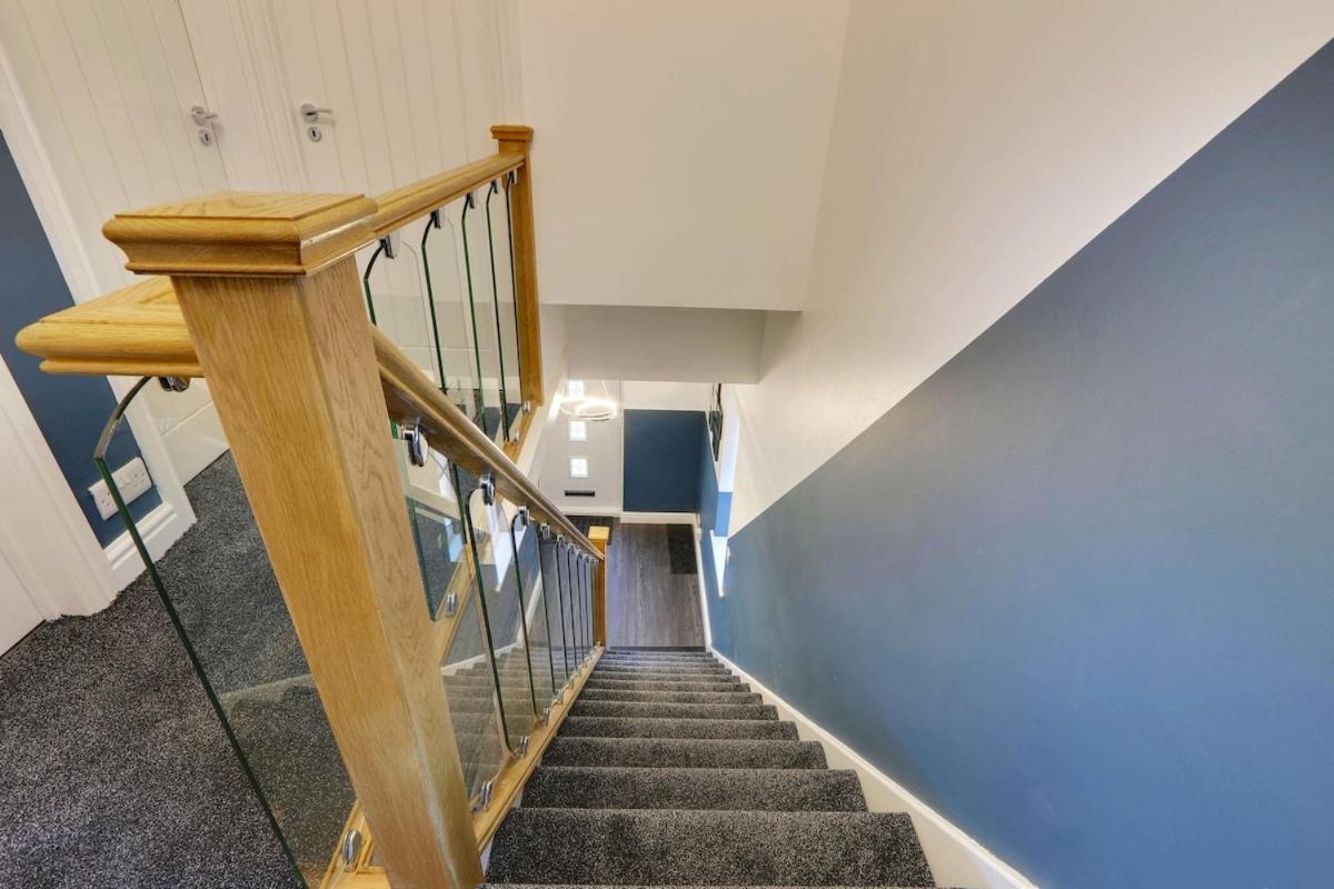 #stylish #exceptional 4 Bed House, Free Parking, Close To Centre * Sheffield