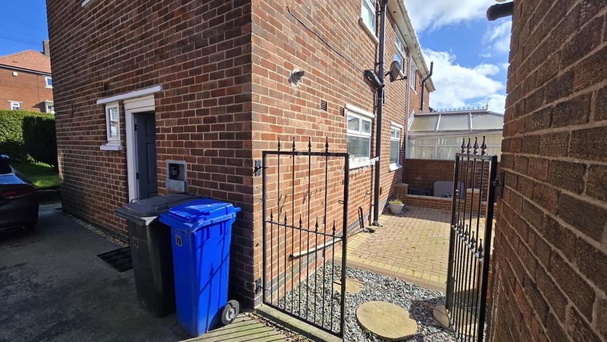 Kabaka - Comfy Birley 3 Bedroom Apartment Sheffield
