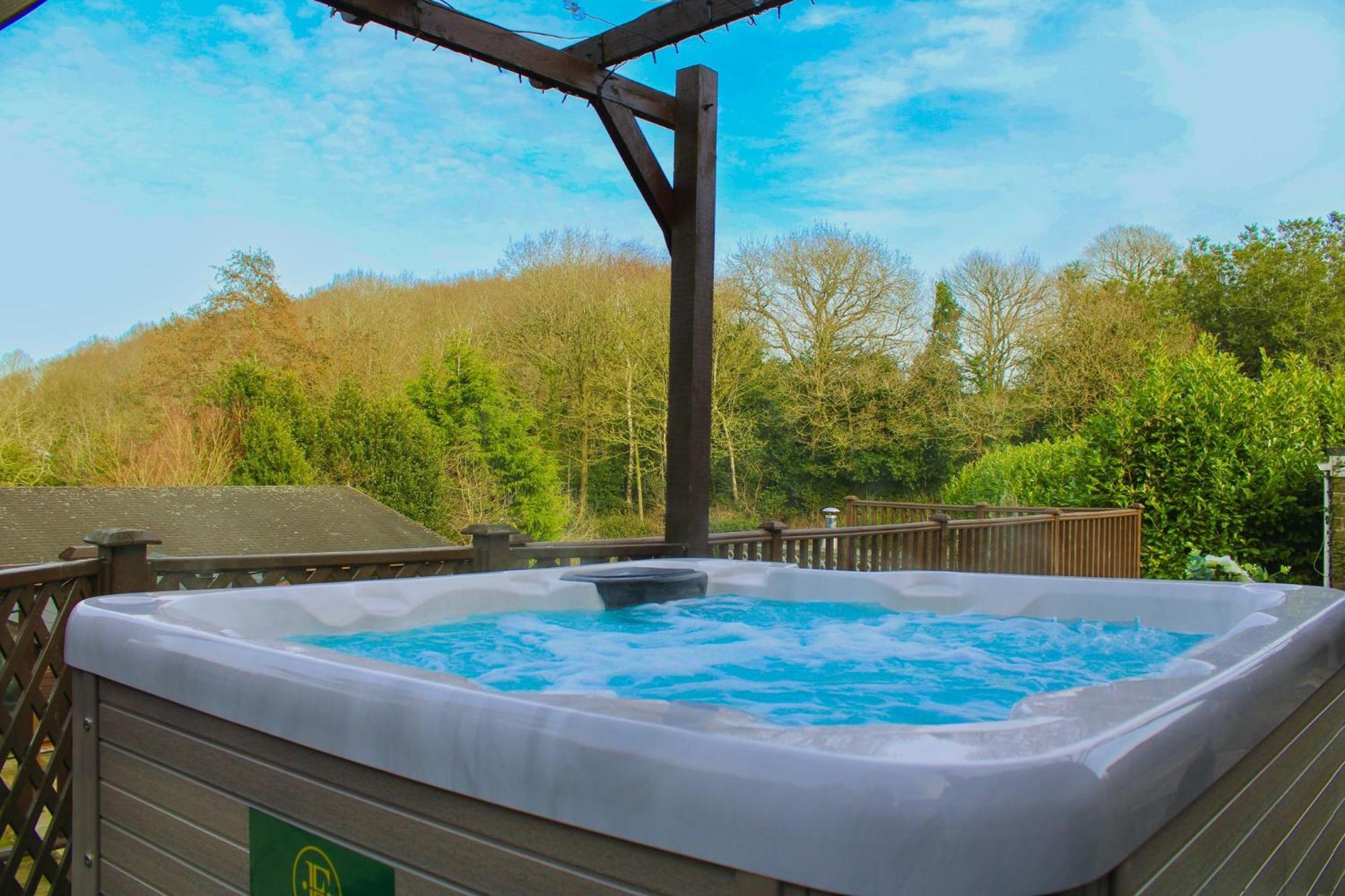 Holiday home Rural Retreat With Hot Tub, Fire Pit & Games Room