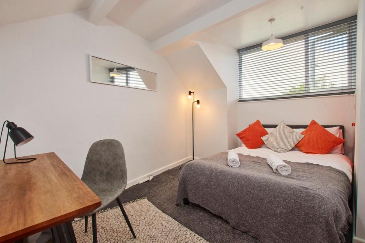 Charming House - Close To Centre - Free Parking, Self-check-in, Fast Wifi And Smart Tv By Yoko Holiday home Sheffield