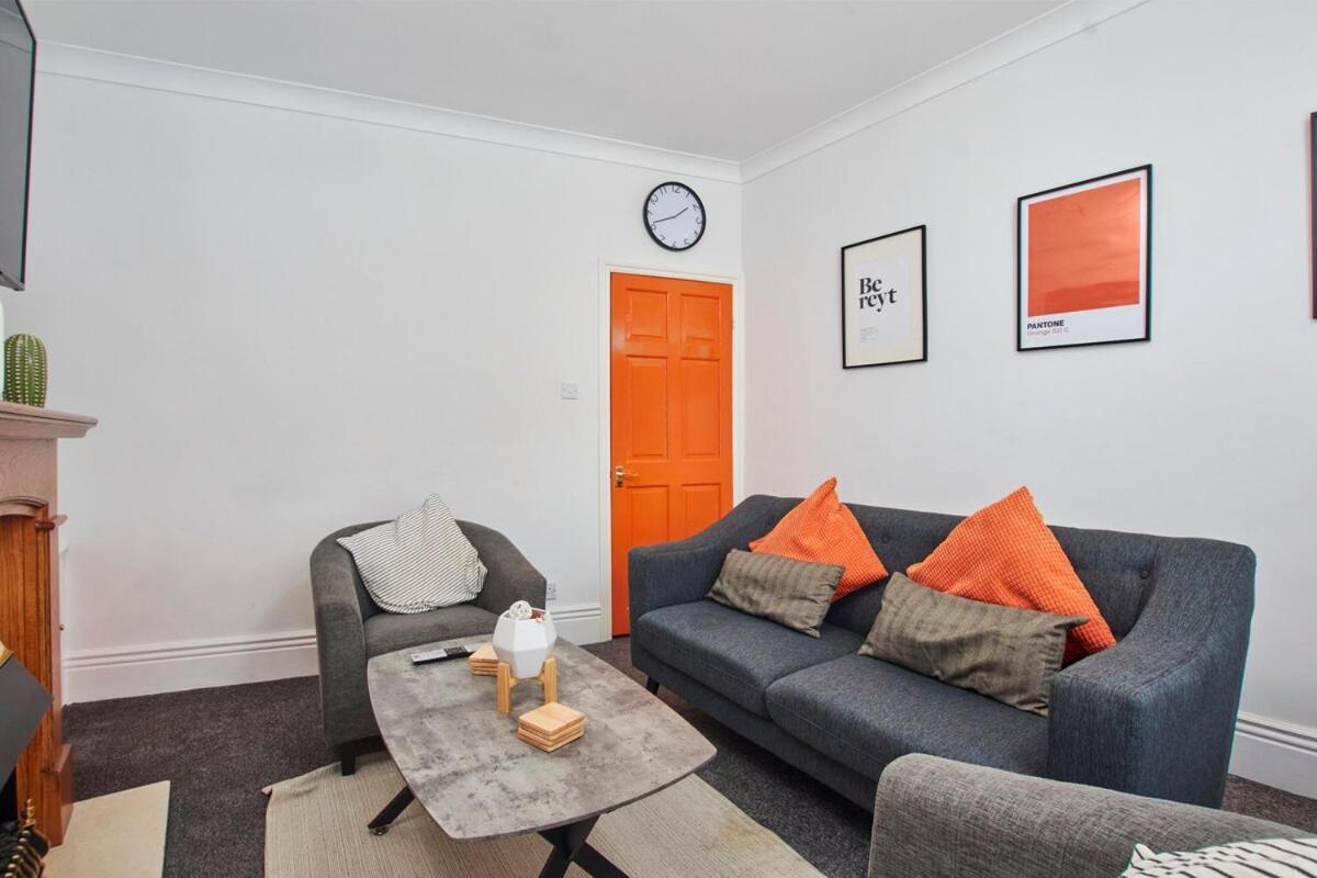 Holiday home Charming House - Close To Centre - Free Parking, Self-check-in, Fast Wifi And Smart Tv By Yoko