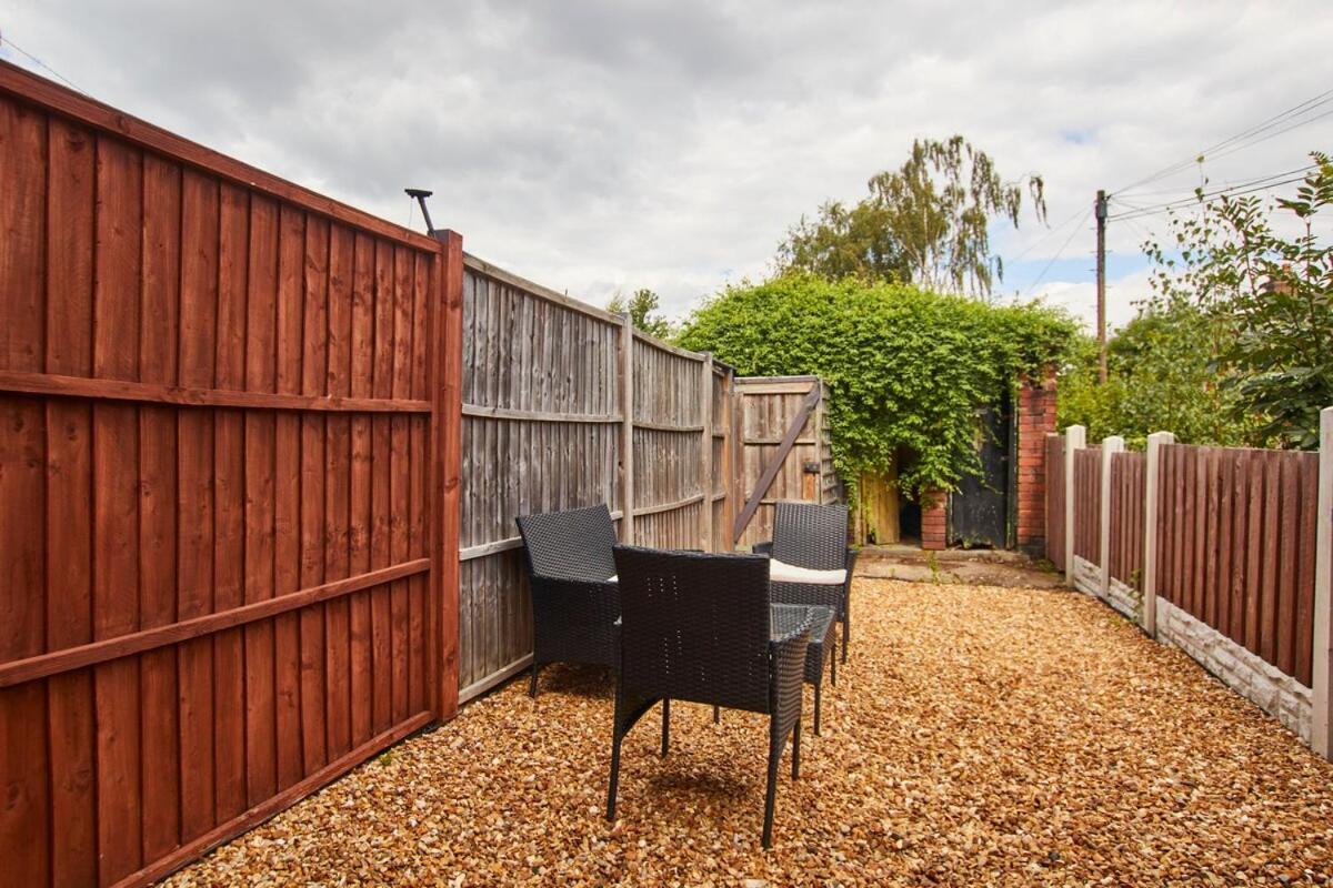 Holiday home Charming House - Close To Centre - Free Parking, Self-check-in, Fast Wifi And Smart Tv By Yoko